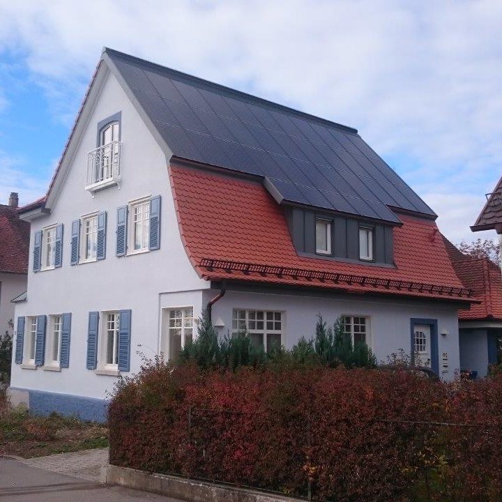 GalaxyEnergy_BIPV_Sanierung_Wohnhaus